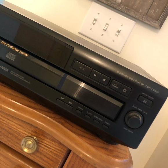 VINTAGE SONY 5-DISC Carousel CD Changer - Model # CDP-CE335 - Picture 8 of 12